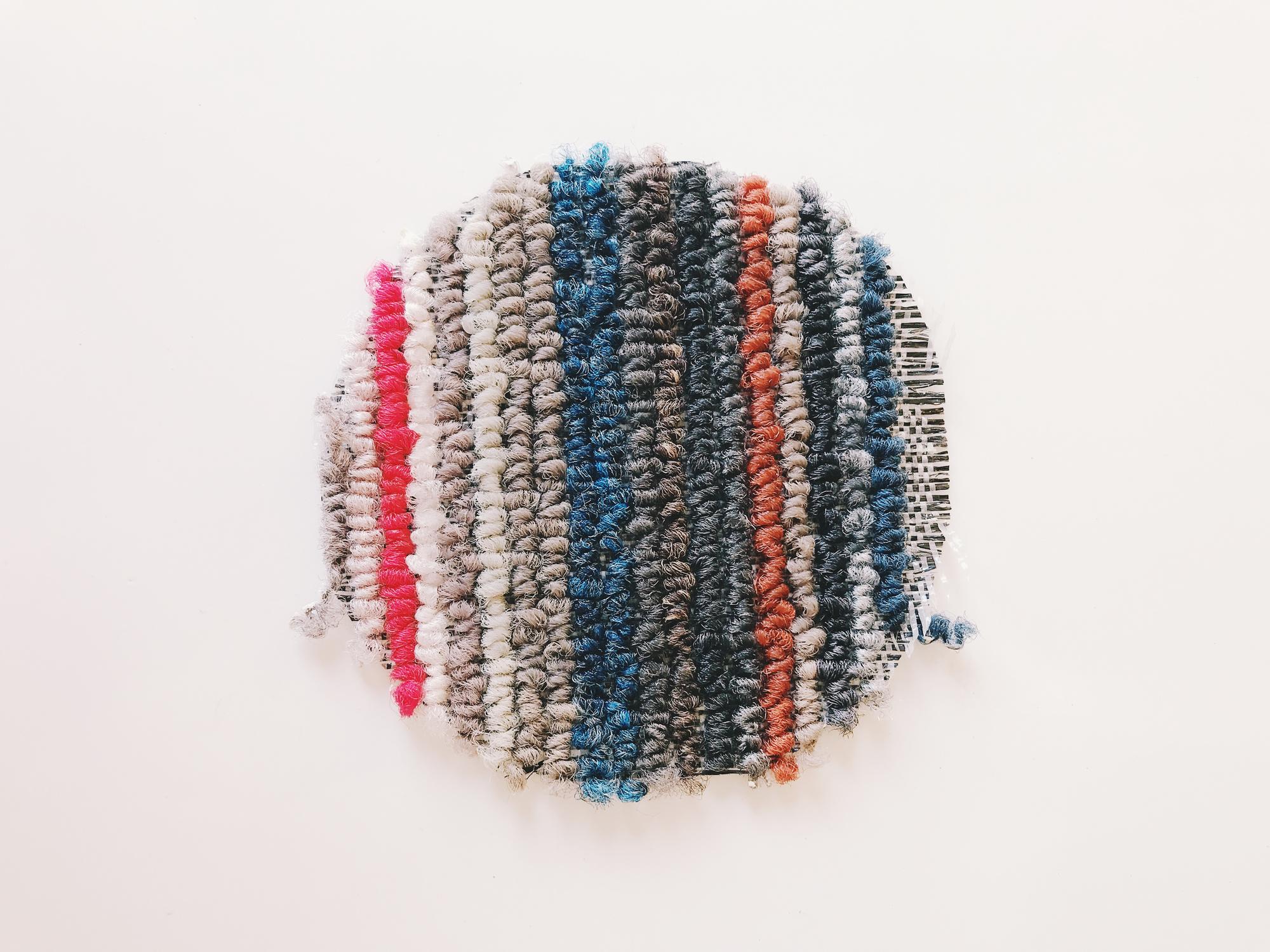 Campione creativo di ricamo con texture miste
